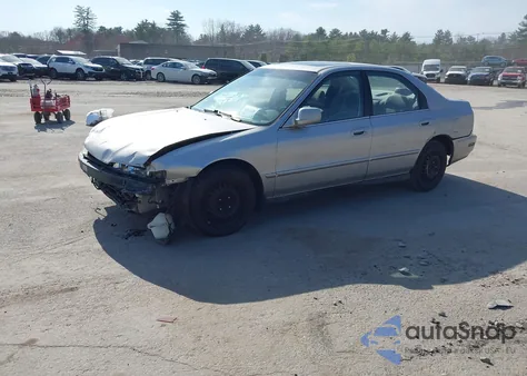 1997 Honda Accord Se z USA, uszkodzony, nr VIN 1HGCD5606VA123830
